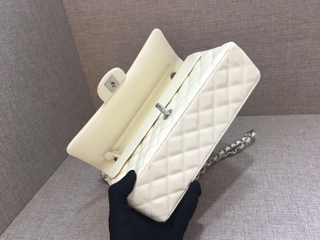 Medium Classic Flap Patent Leather Bag AO1112 White/Silver